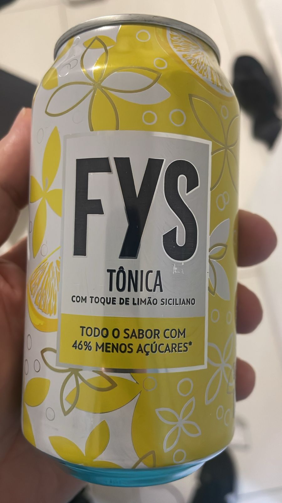 Foto de FYS Tônica com Toque de Limão Siciliano